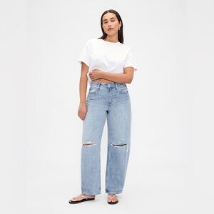 Gap Curvy High Rise Barrel Jeans in distressed light wash, Size 25 Petite